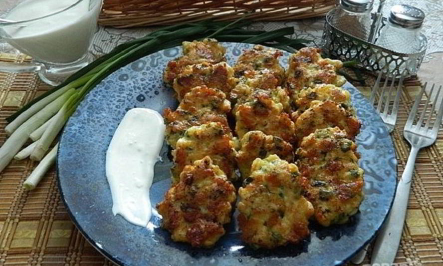 Рецепт куриные оладьи с сыром и зеленью