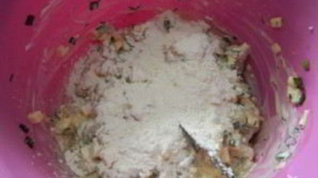 куриные оладьи с сыром и зеленью