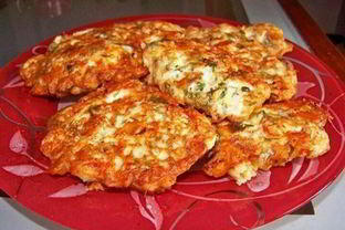 Куриные оладьи с сыром на кефире