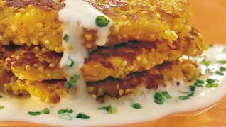 Морковные оладьи с сырным соусом