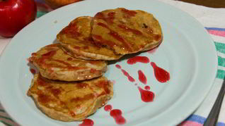 Оладьи из цельнозерновой муки с яблоками