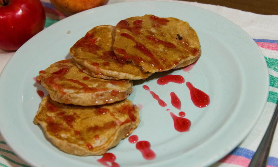 Рецепт оладьи из цельнозерновой муки с яблоками