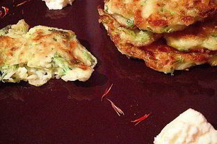 Оладьи из цукини, сельдерея и сыра