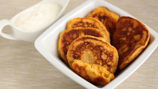 Оладьи на дрожжах с морковью