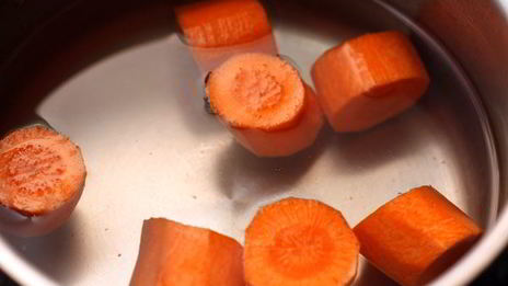 оладьи на дрожжах с морковью