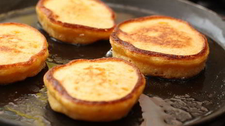 оладьи на дрожжах с морковью