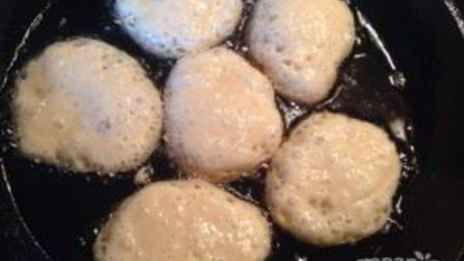 оладьи на молоке и дрожжах