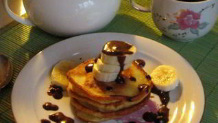 Оладьи с бананом, яблоком и корицей