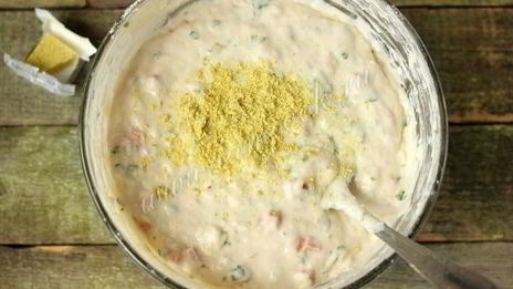 оладьи с колбасой и зеленью