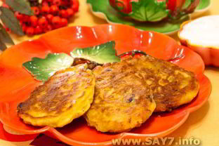 Оладьи с тыквой и вяленой ягодой