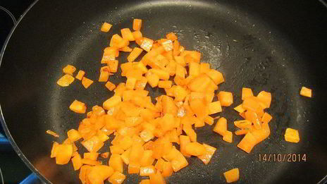 оладьи с тыквой, козьим сыром и розмарином