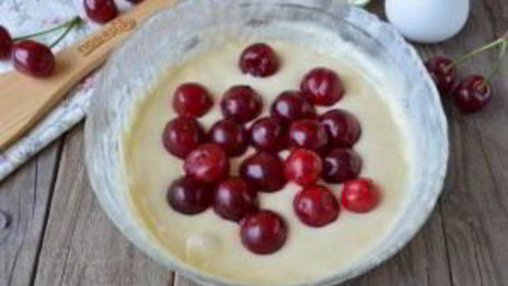 оладьи с вишней на кефире