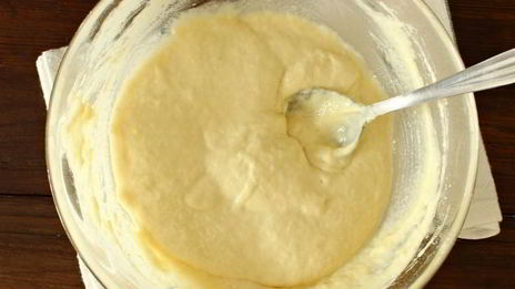 пышные оладьи на кефире с изюмом