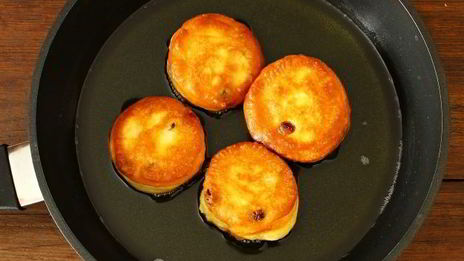 пышные оладьи на кефире с изюмом