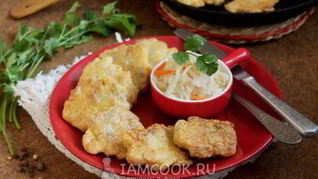 Резаные оладьи из филе курицы с майонезом