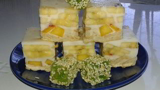 Фруктово-сметанное желе с печеньем