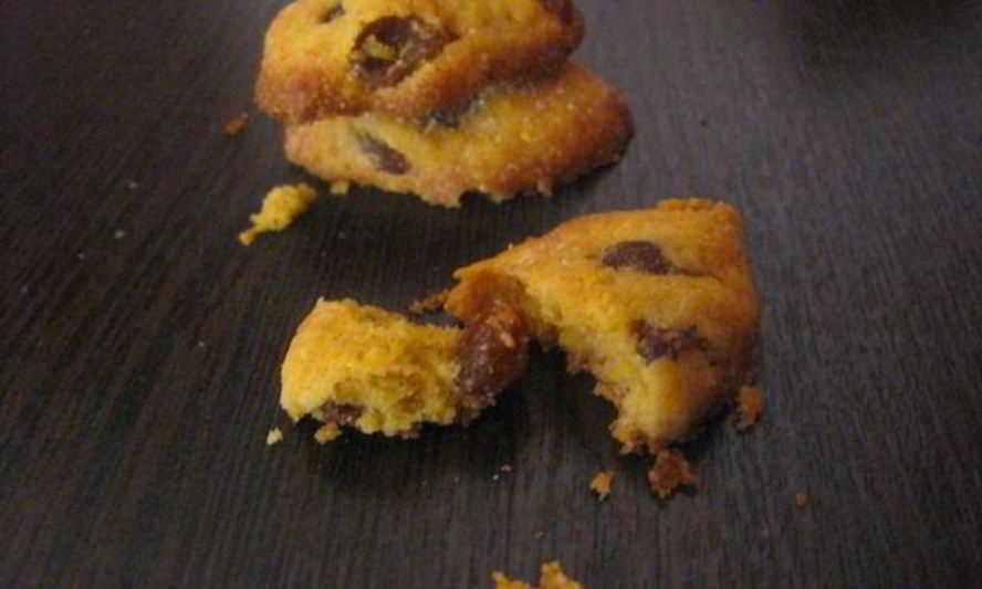 Рецепт итальянское кукурузное печенье с изюмом и орехами