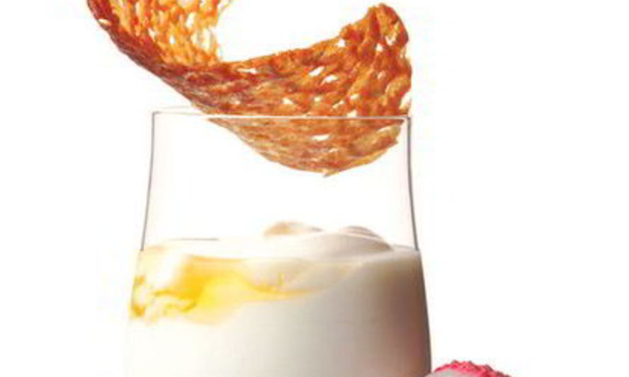 Рецепт личи в йогурте с печеньем