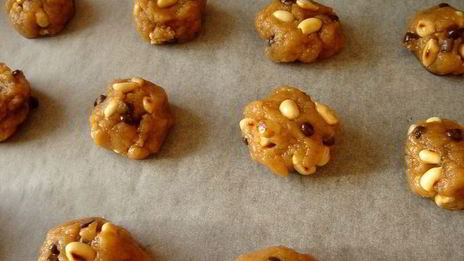 печенье с арахисовым маслом, арахисом и шоколадными каплями