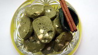 Печенье с белым шоколадом и чаем матча