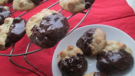 песочное печенье с фундуком и шоколадом