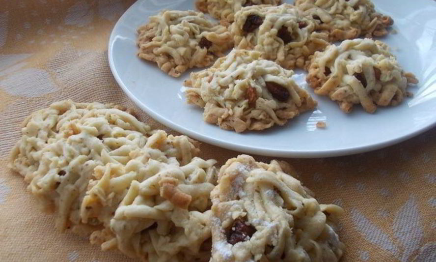 Рецепт песочное печенье с сухофруктами