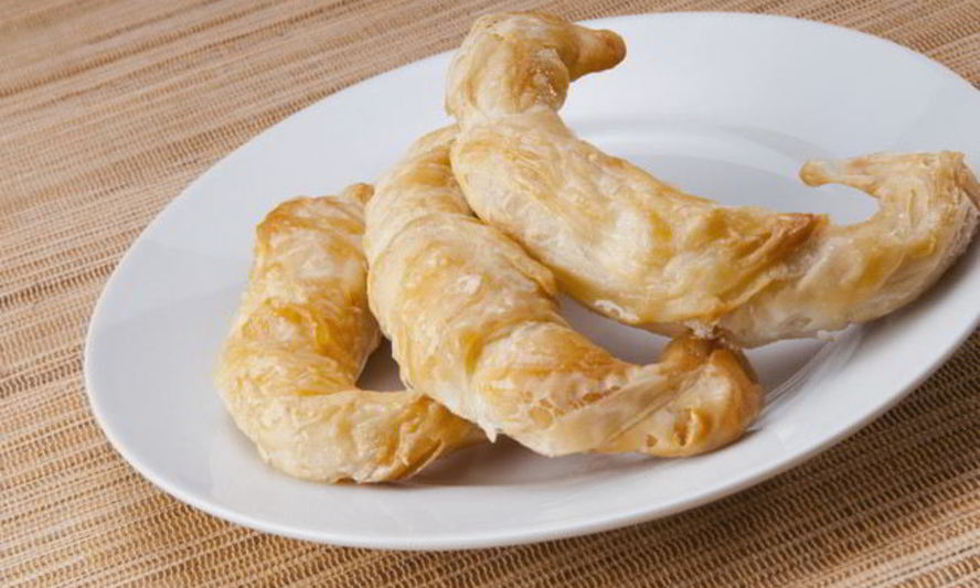 Рецепт рогалики из слоенного и творожного теста