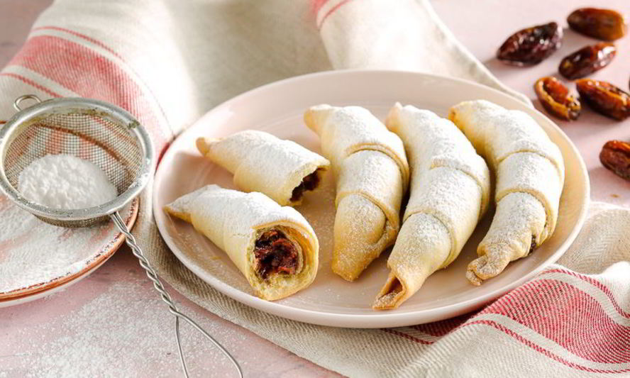 Рецепт рогалики с финиковой начинкой