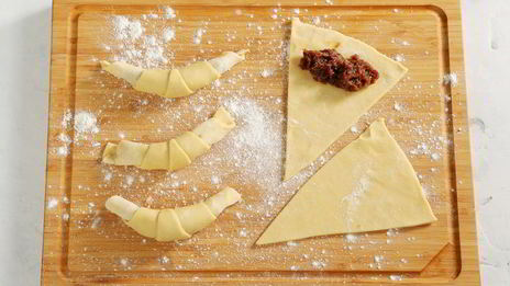 рогалики с финиковой начинкой