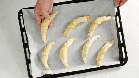 рогалики с финиковой начинкой