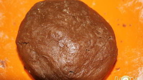 шоколадное печенье с изюмом и орехами