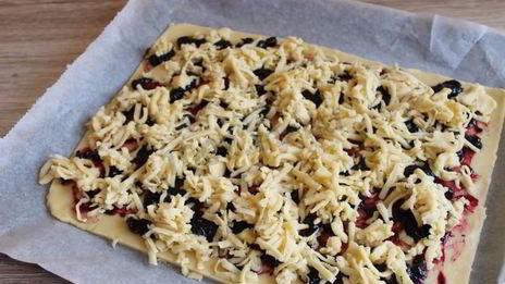 тертое печенье с вареньем