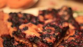 Чернично-сливочный пирог