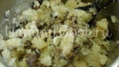 дрожжевой пирог с картофелем и грибами