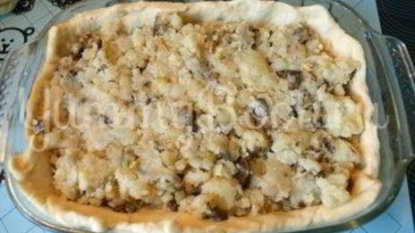 дрожжевой пирог с картофелем и грибами