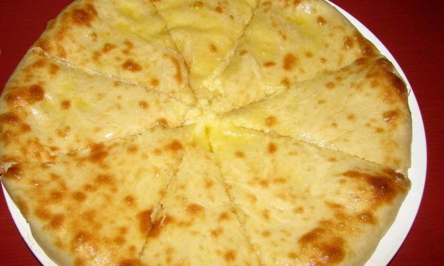 Рецепт картофджин — осетинский пирог с картофелем и сыром