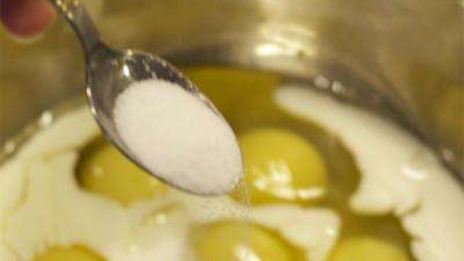 киш с овощами и колбасой