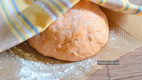 красный пирог со шпинатом