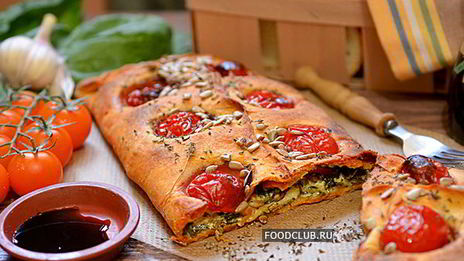 красный пирог со шпинатом