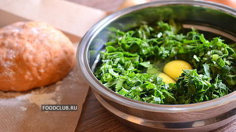 красный пирог со шпинатом