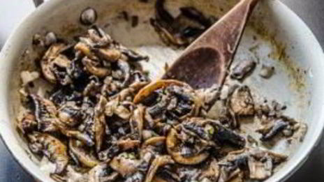 курник из слоеного теста