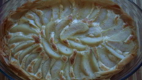 миндально-грушевый пирог с розмарином