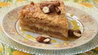 Насыпной яблочный пирог в мультиварке с яблоками