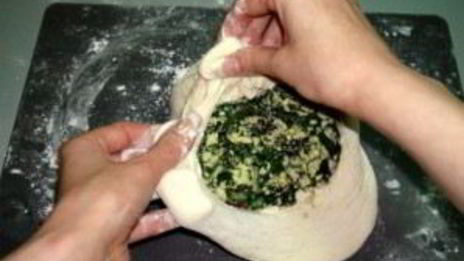 осетинский пирог со свекольной ботвой