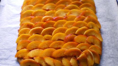 персиковый пирог с кремом