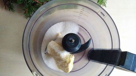 пирог-перевертыш с грушами и орехами