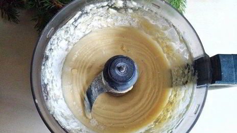 пирог-перевертыш с грушами и орехами