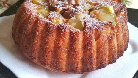 пирог-перевертыш с грушами и орехами