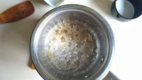 пирог-перевертыш с грушами и орехами