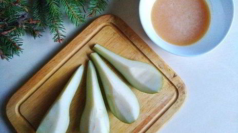 пирог-перевертыш с грушами и орехами